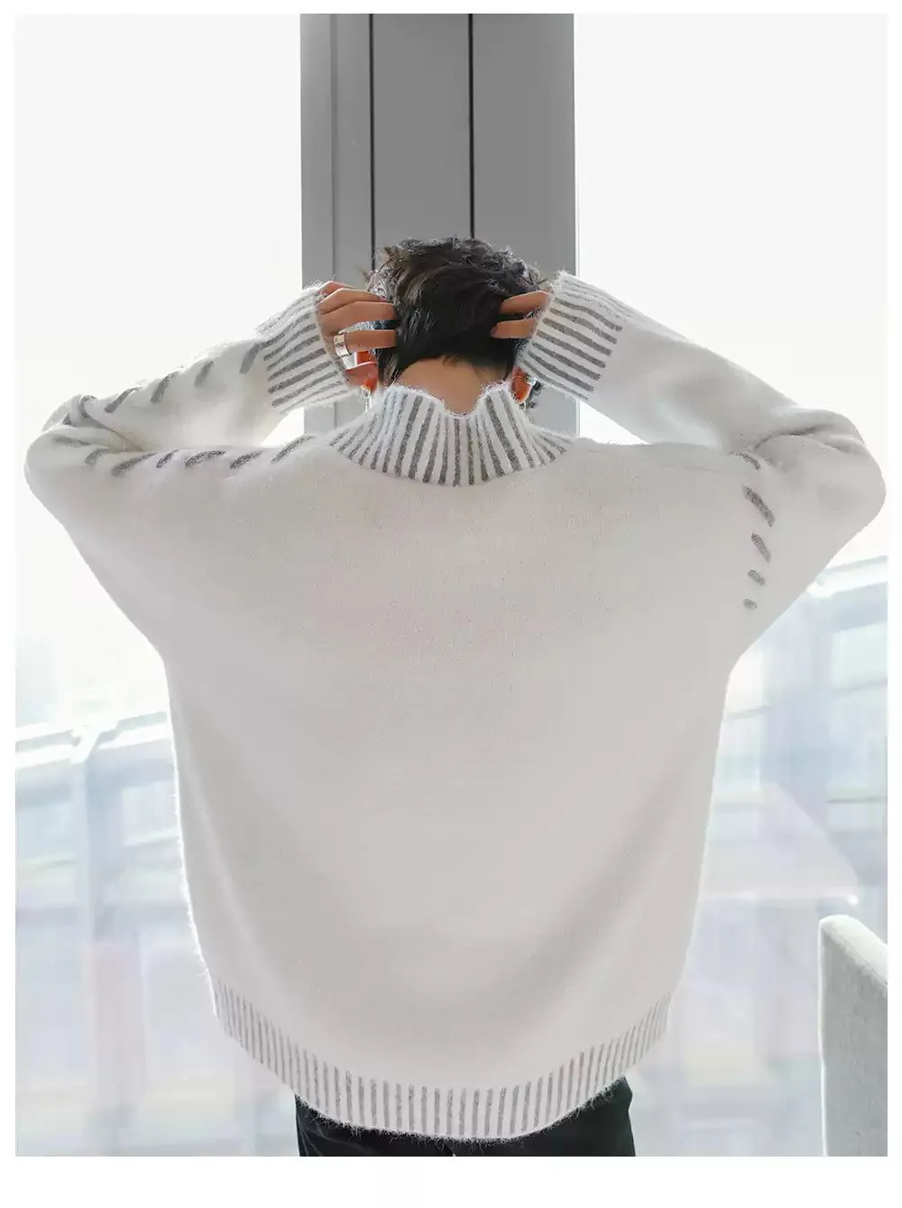 Chuan Drawstring Striped V-Neck Sweater